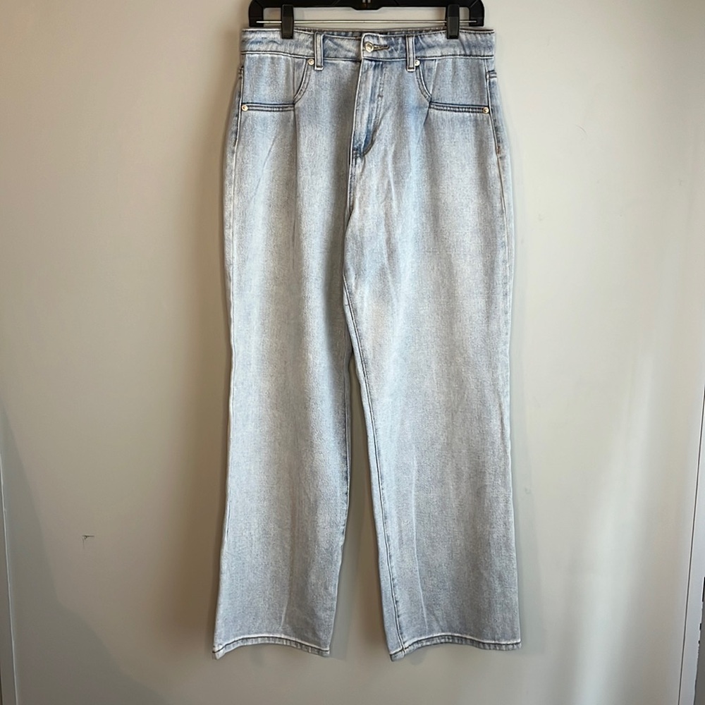 Forever 21 Light Wash Wide Leg Jeans 28